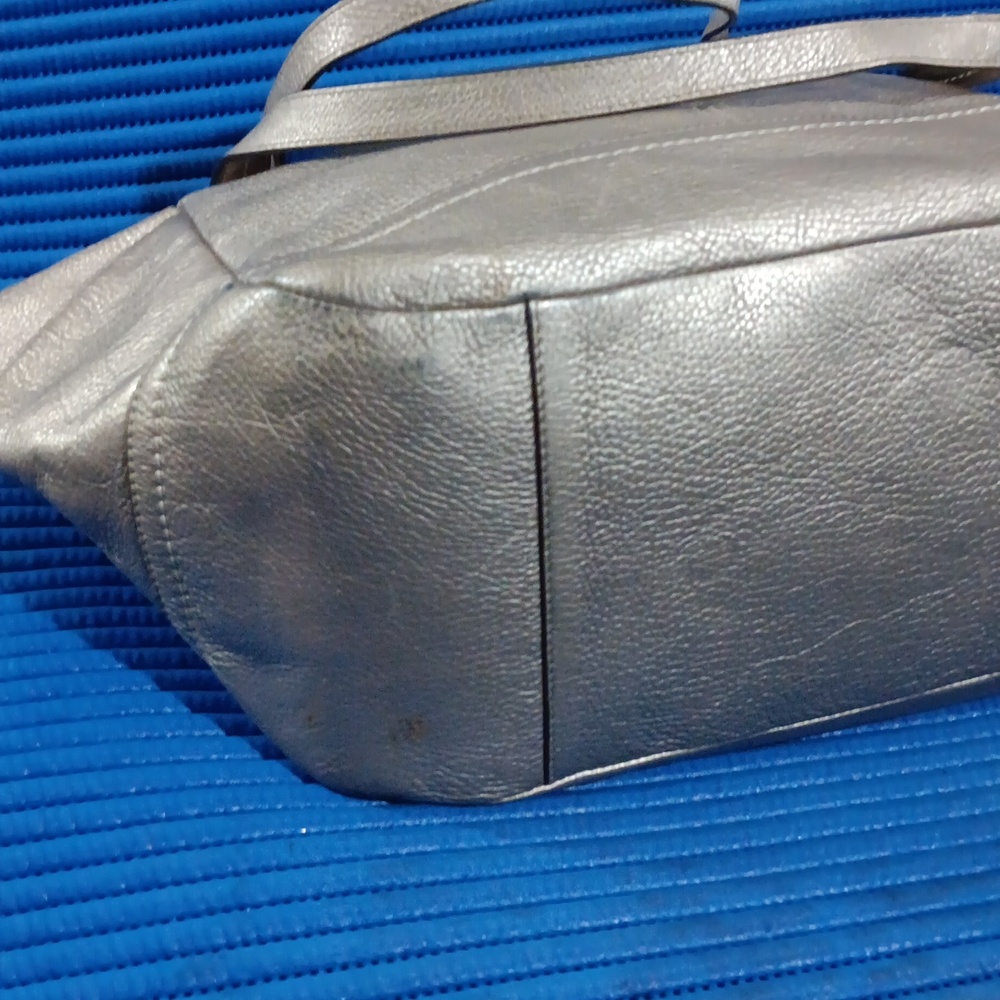 Coach - Picture 4 of 14